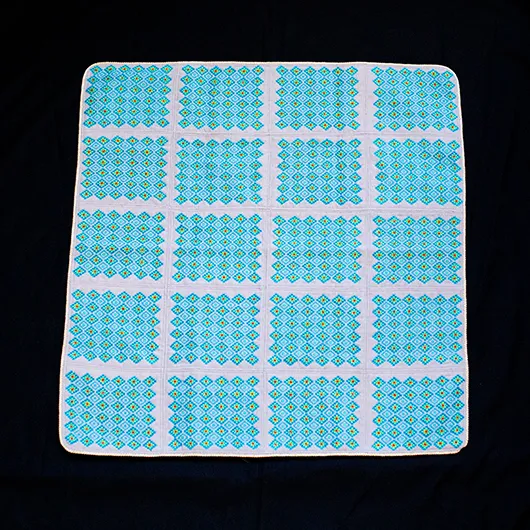 رومیزی تکه دوزی - فیروزه ای